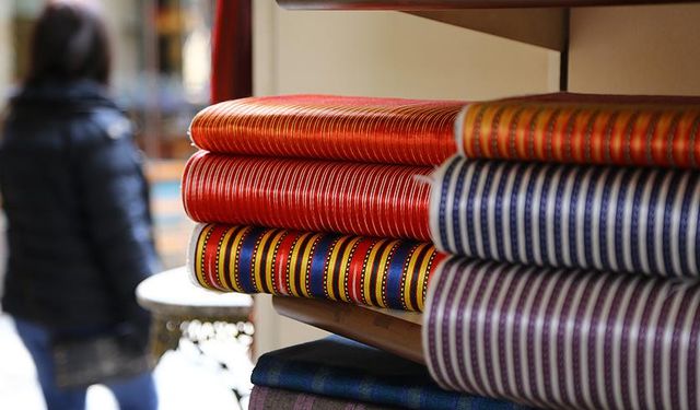 Yüzyıllık Kutnu Kumaşı Moda Dünyasında Yeniden Yükseliyor