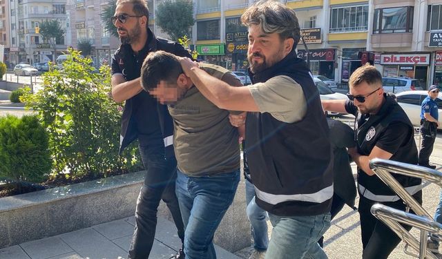 Gaziantep'te Baskın Düzenlenen Adreslerden Silah Fışkırdı!