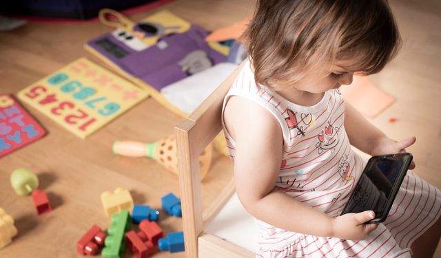 Ekranla Büyüyen Nesil Uzağı Göremiyor