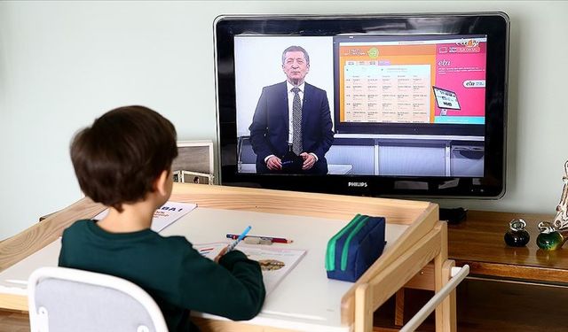Eğitimde Dijital Dönüşüm ve Akıllı Sınıflar