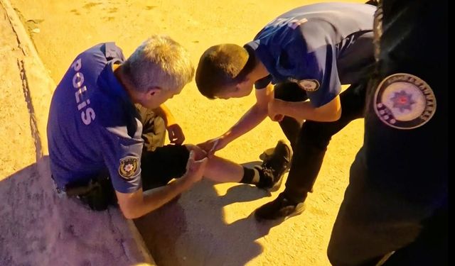 Polise Bıçak ve Sandalyeli Saldırı