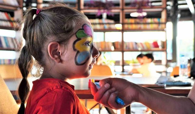Çocuklarda Kullanılan Yüz Boyaları Tehlike Saçıyor
