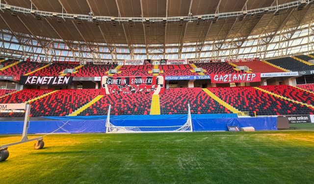 Gaziantep FK Taraftarları Maça Hazır
