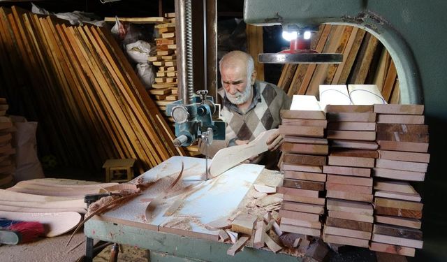 62 Yıldır Babasının Mesleğini Yaşatıyor