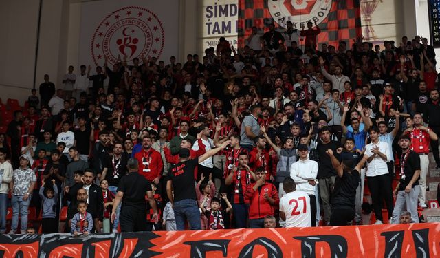 Gaziantepli Taraftardan Tribün Dersi