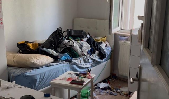 Evden 2 Kamyon Atık Çöp Çıktı: Belediye Ekipleri Şok Oldu