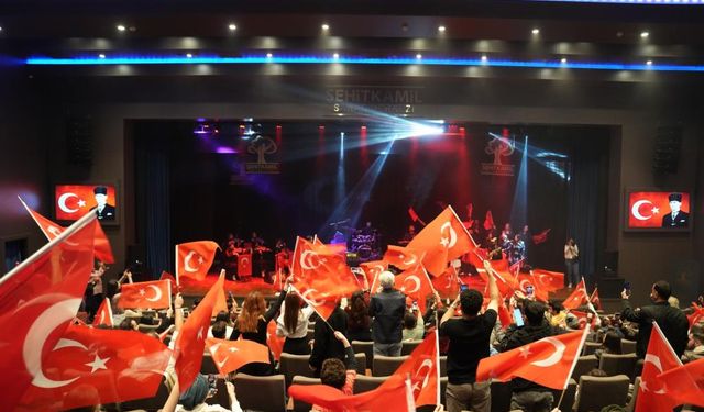 Şehitkamil’de Cumhuriyet Coşkusu Müzikle Taçlandı