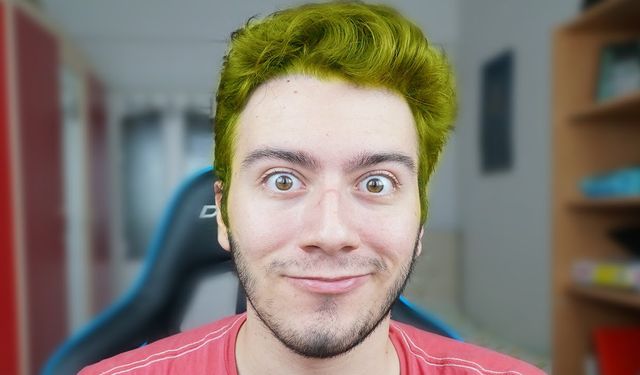 Enes Batur YouTube'a Geri mi Döndü?