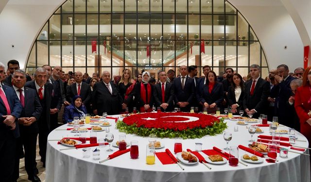 Yeni Vilayet binasında Cumhuriyet coşkusu