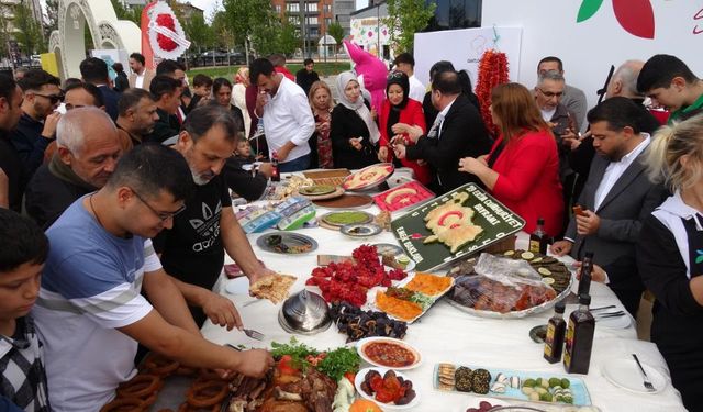 Gastronomi Festivalinde Yemekler 10 Dakikada Tükendi