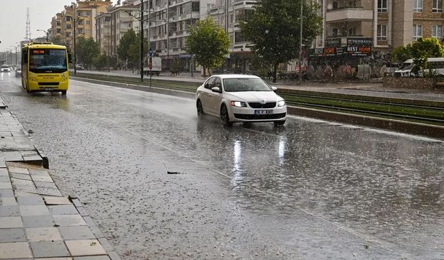 Gaziantep Sabaha Sağanakla Uyandı