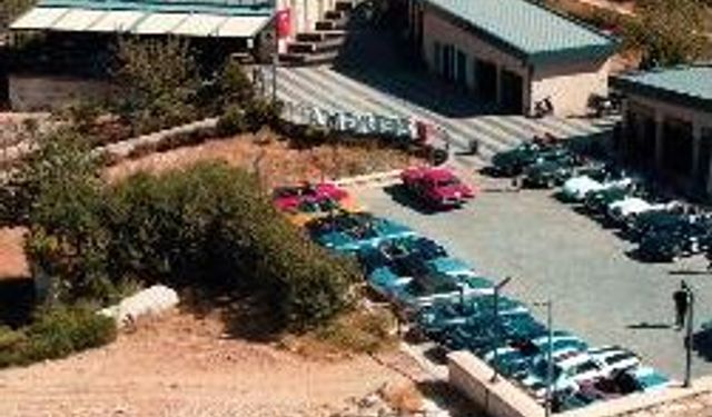 Başkan Şahin, Klasik Otomobil Tutkunlarını Gaziantep’te Ağırladı