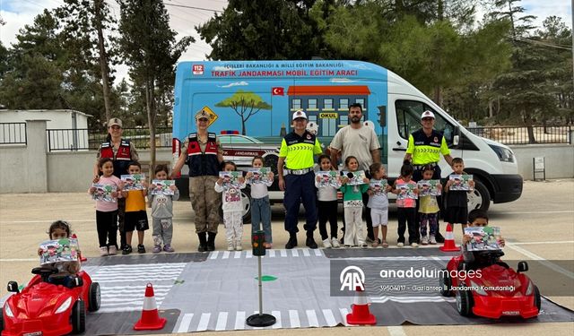 Jandarma'dan Öğrencilere Trafik Bilinci