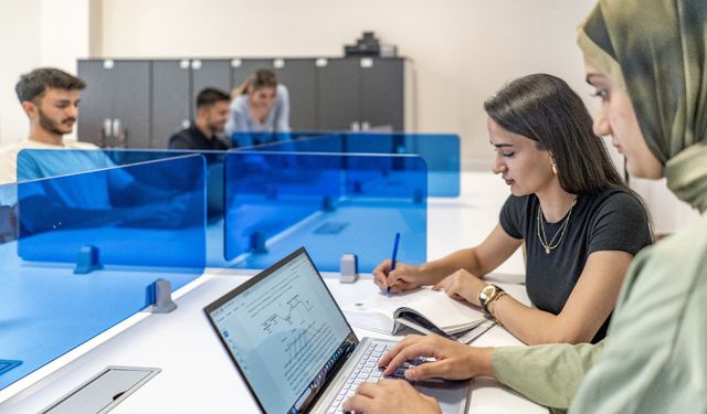 HKÜ’den URAP’ta Büyük Başarı