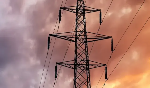 Elektrik Direği Kesilerek Çalındı