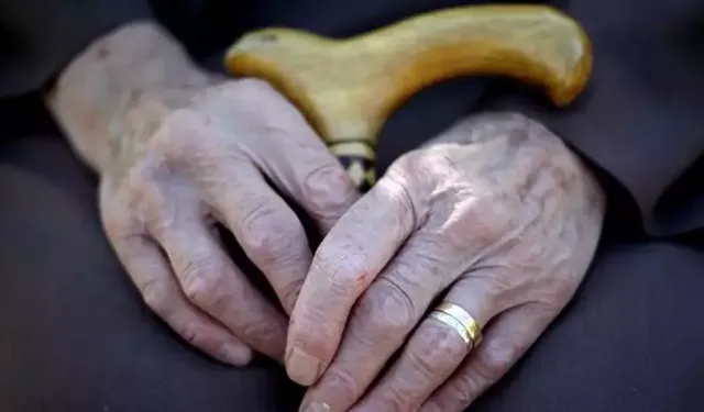 Yaşlılık Aylığı Nasıl Alınır? İşte Şartlar