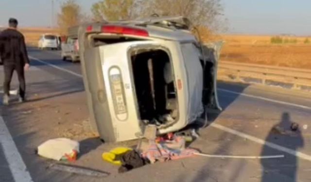 Hafif Ticari Araç Devrildi: 1 Ölü, 3 Yaralı