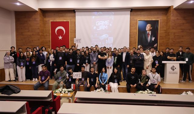 HKÜ Game Jam 2025’te Kod ve Yaratıcılık Yarıştı!
