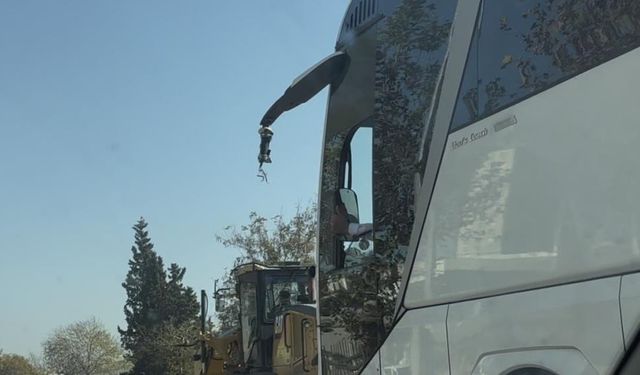 Kırık Aynayı Elinde Tutup Yolculuğa Devam Etti