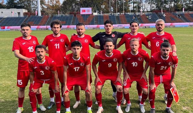 İşitme Engelli Millî Takımımız Tarihi Başarıya Koşuyor