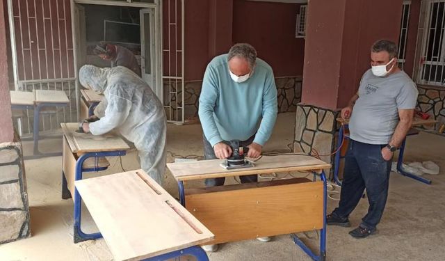 Öğretmenler Ellerini Taşın Altına Koydu