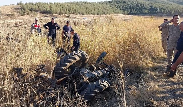 Traktör Devrildi, Çiftçi Hayatını Kaybetti