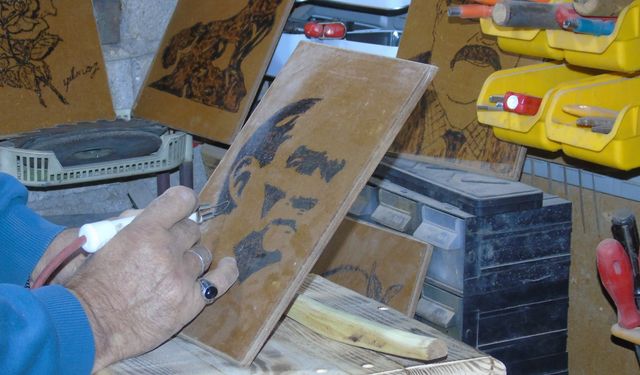 Atık Ahşaplar Sanat Eserine Dönüşüyor