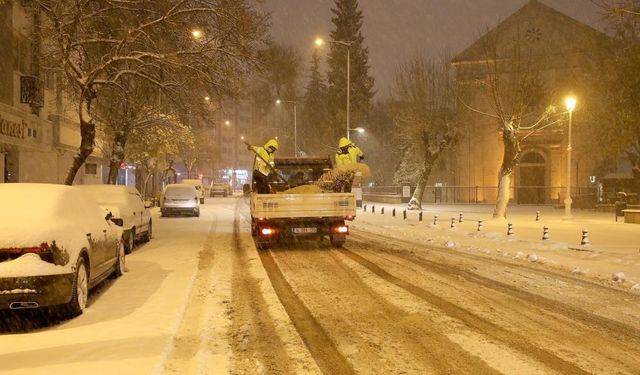 Gaziantep Büyükşehir Kar Mesaisinde