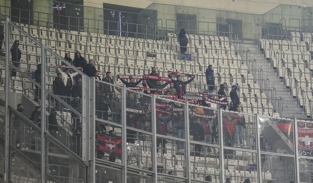 Gaziantep FK Taraftarı Dolmabahçe’de Takımını Yalnız Bırakmadı