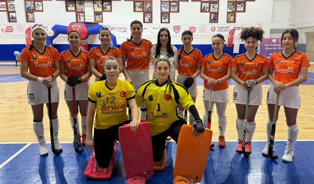 Gaziantep’ten İki Takım Kadınlar Salon Hokeyinde Süper Final’e