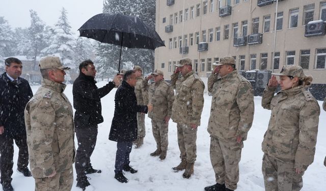 Vali Çeber’den Güvenlik Güçlerine Moral Ziyareti