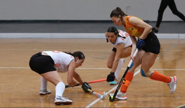 Kadınlar Salon Hokeyinde Play-Off Biletleri Sahiplerini Buldu