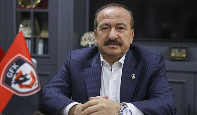 Memik Yılmaz Tribünlere Döndü