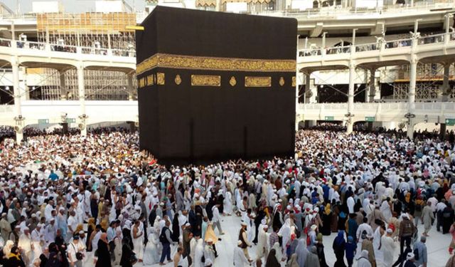 Umre Dönüşü Kalp Krizi Geçiren Kadın Hayatını Kaybetti