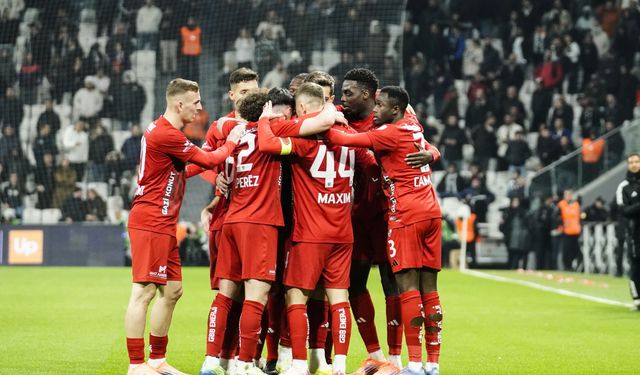 Gaziantep FK Sahaya Çıkıyor