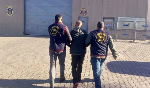 Aranan Uyuşturucu Taciri Kıskıvrak Yakalandı