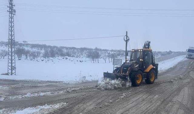 Büyükşehir'den Kırsalda Karla Mücadele