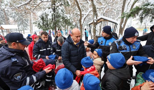 Büyükşehir’den Çocuklara Kar Sürprizi