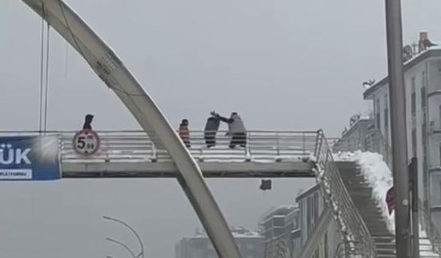 Çocukları Öldüresiye Dövdü