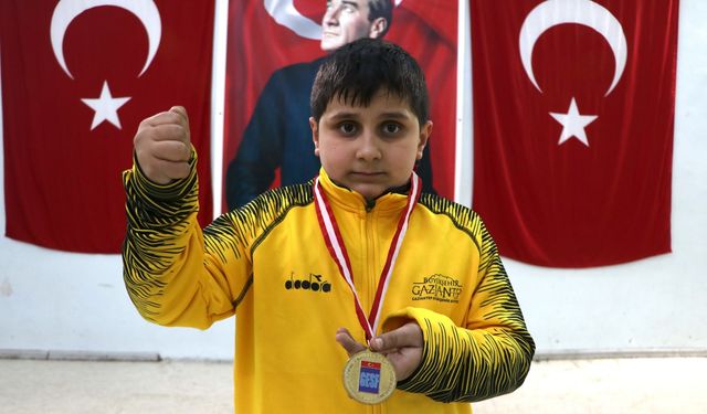 Görme Engelli Ahmet’ten Altın Madalya Gururu