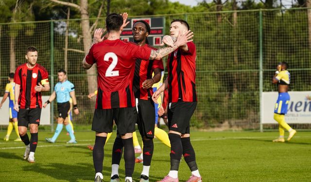 Hazırlık Maçının Yıldızı Luis Perez