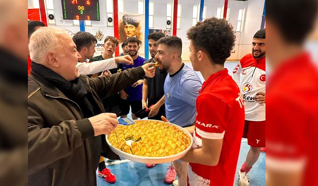 Hokey Takımı’na Baklavalı Moral