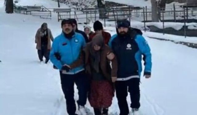 Karlı Yolları Aştılar, Hastalara Umut Oldular