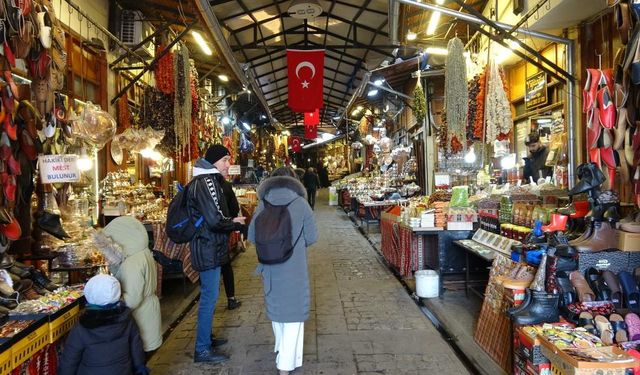 Tarihi Çarşılar Sessizliğe Büründü