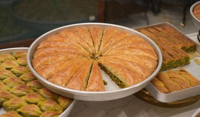 Gaziantep’te baklava fırınları sönmüyor