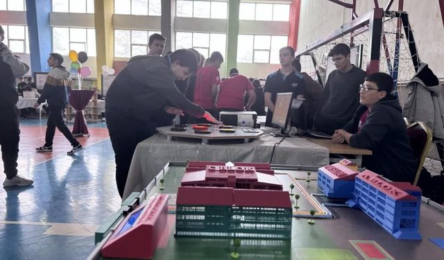 Öğrencilerden Otonom Araç Projesi