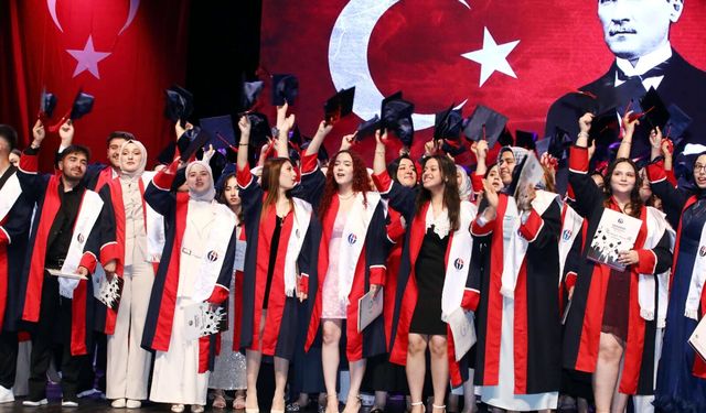 GAÜN’de mezuniyet coşkusu yaşandı