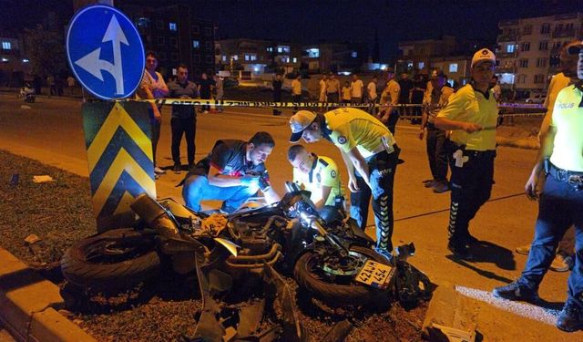 Nizip’te İki Motosiklet Kafa Kafaya Çarpıştı