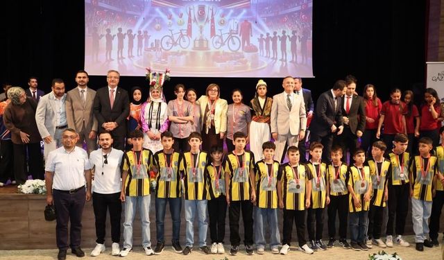 Şampiyon Öğrenciler Gaziantep’te Sahne Aldı