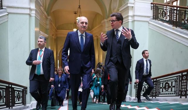 Stockholm'de Tarihi Zirve